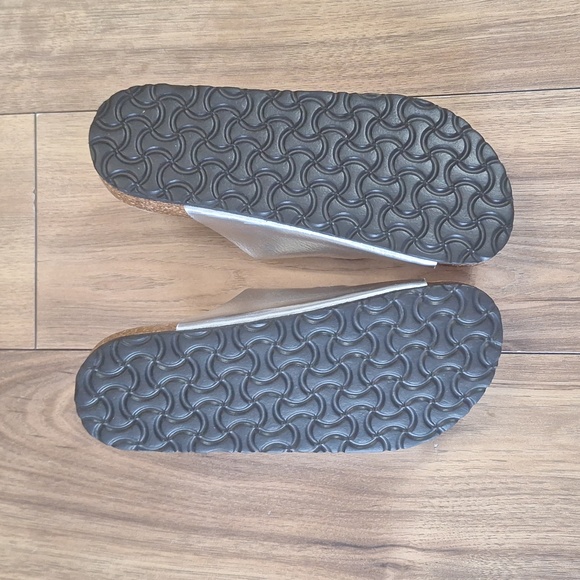 Seranoma Metallic Silver, Cork bed, Slide - Picture 6 of 8